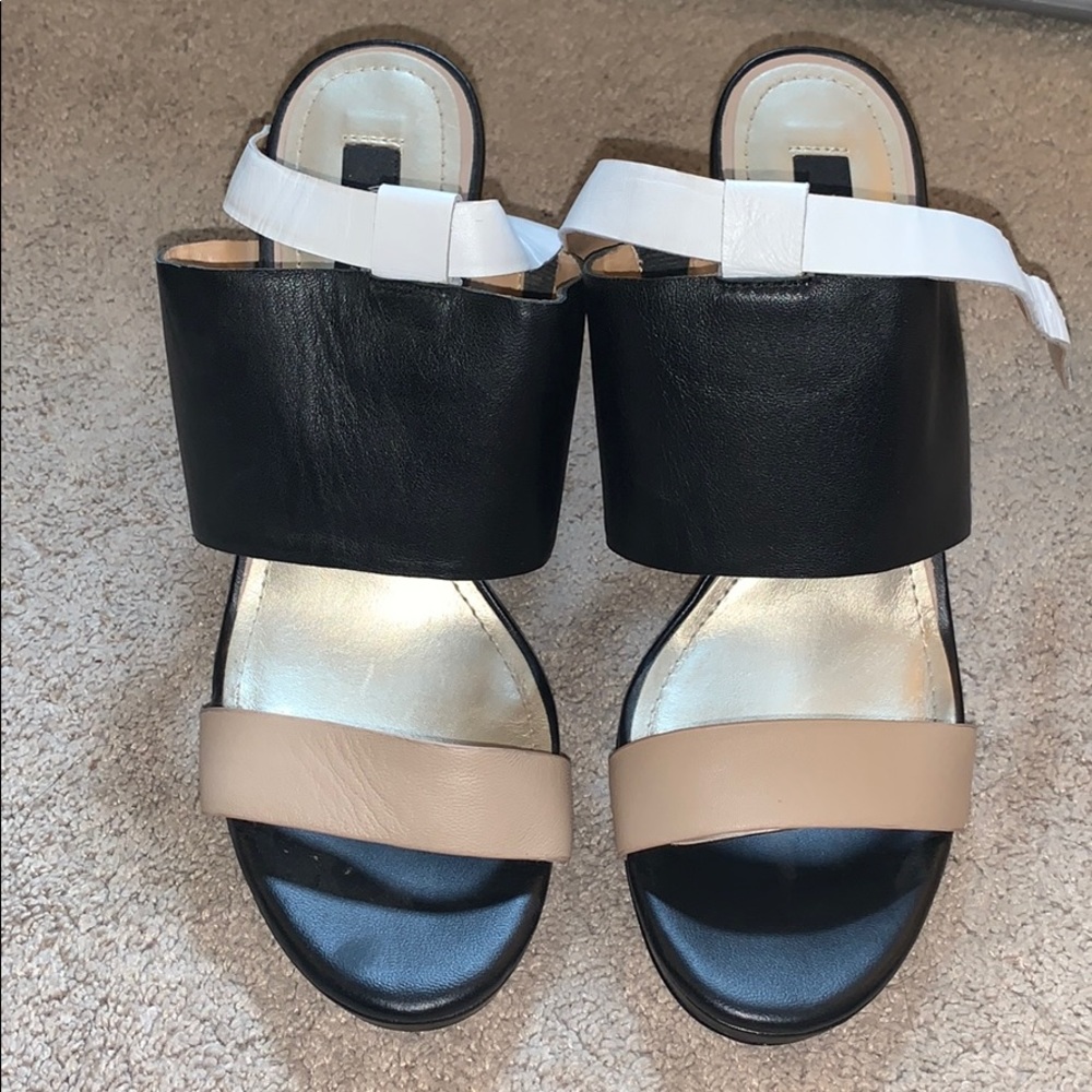 👠 White House Black Market Shoes